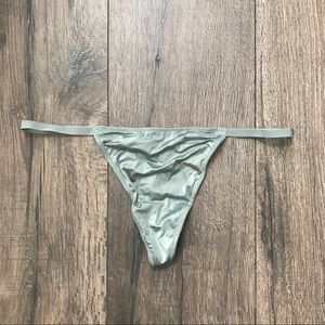 🆕 Victoria’s Secret V-String Panty